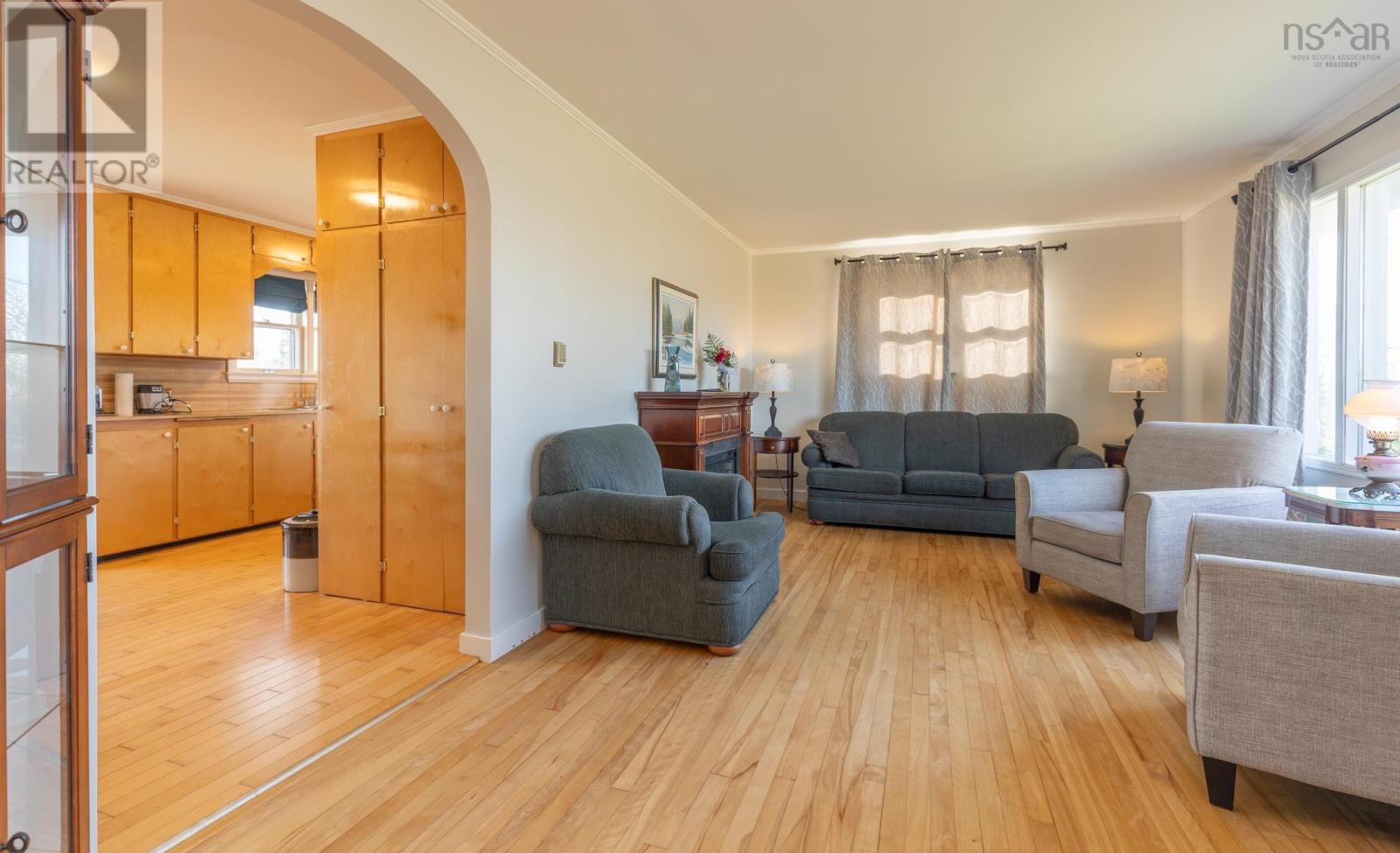 Property 19 of 41 of 911 Highway 335