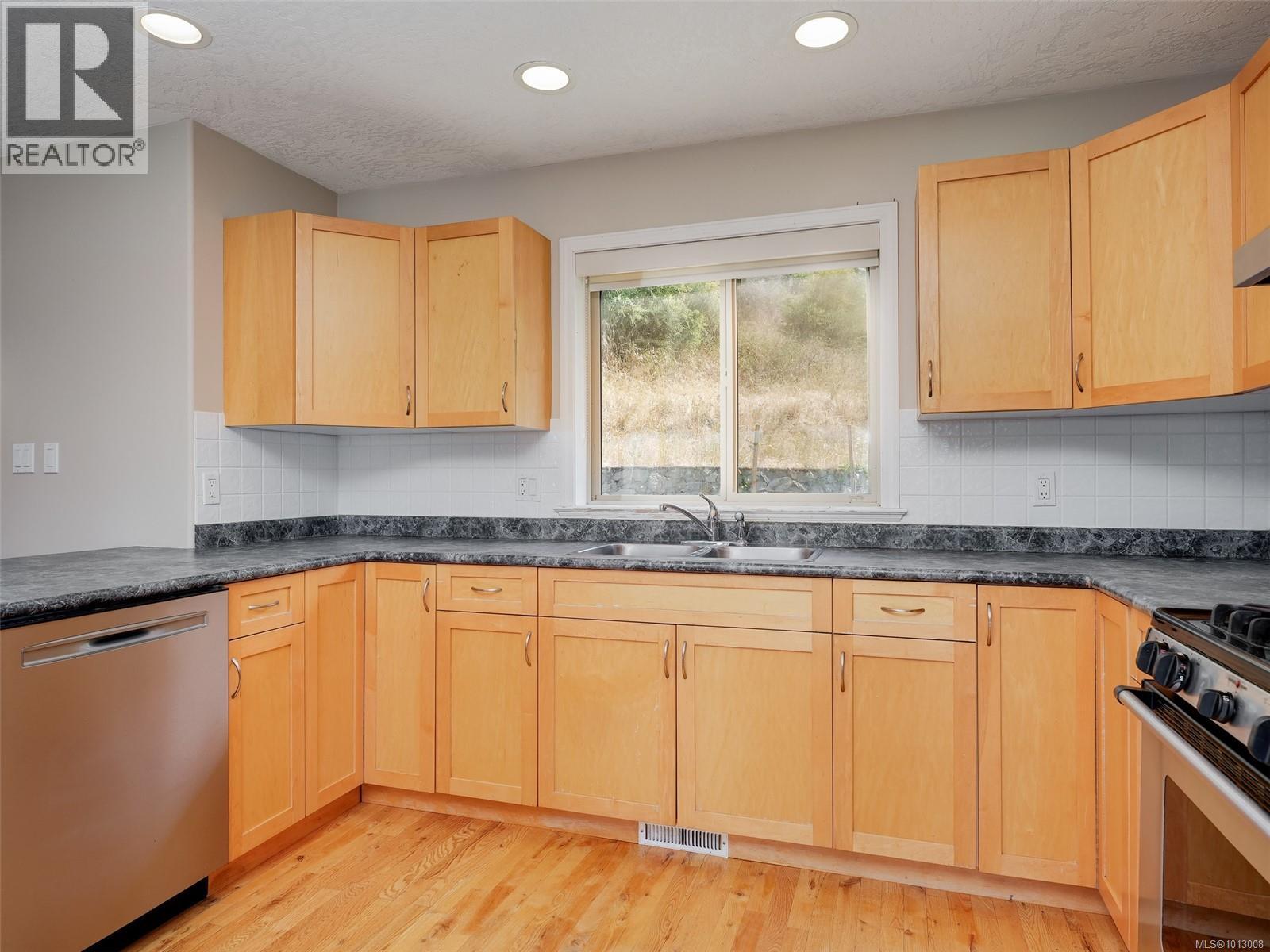  3581 Sun Vista, Langford