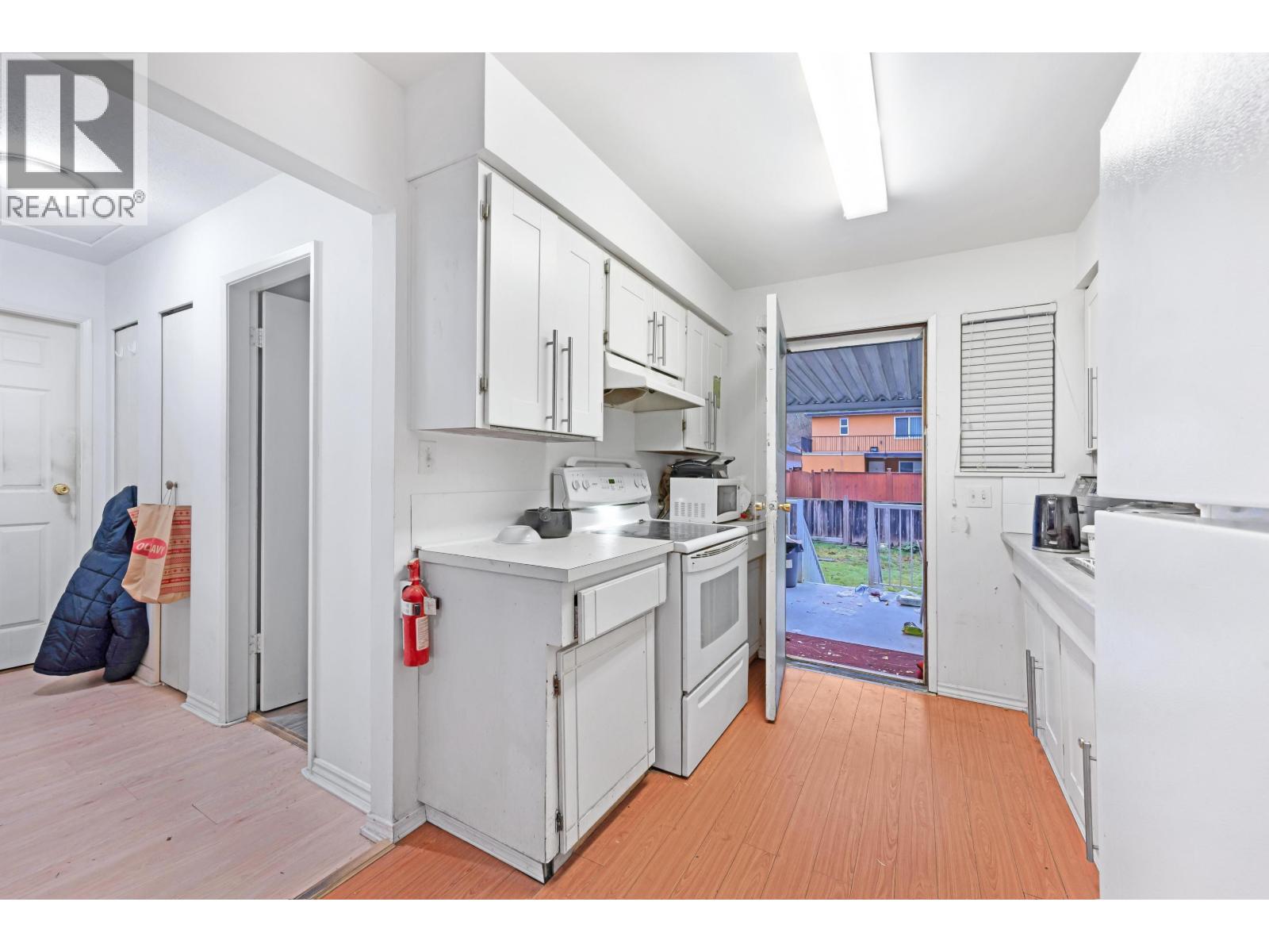 1733 HIE AVENUE, Coquitlam