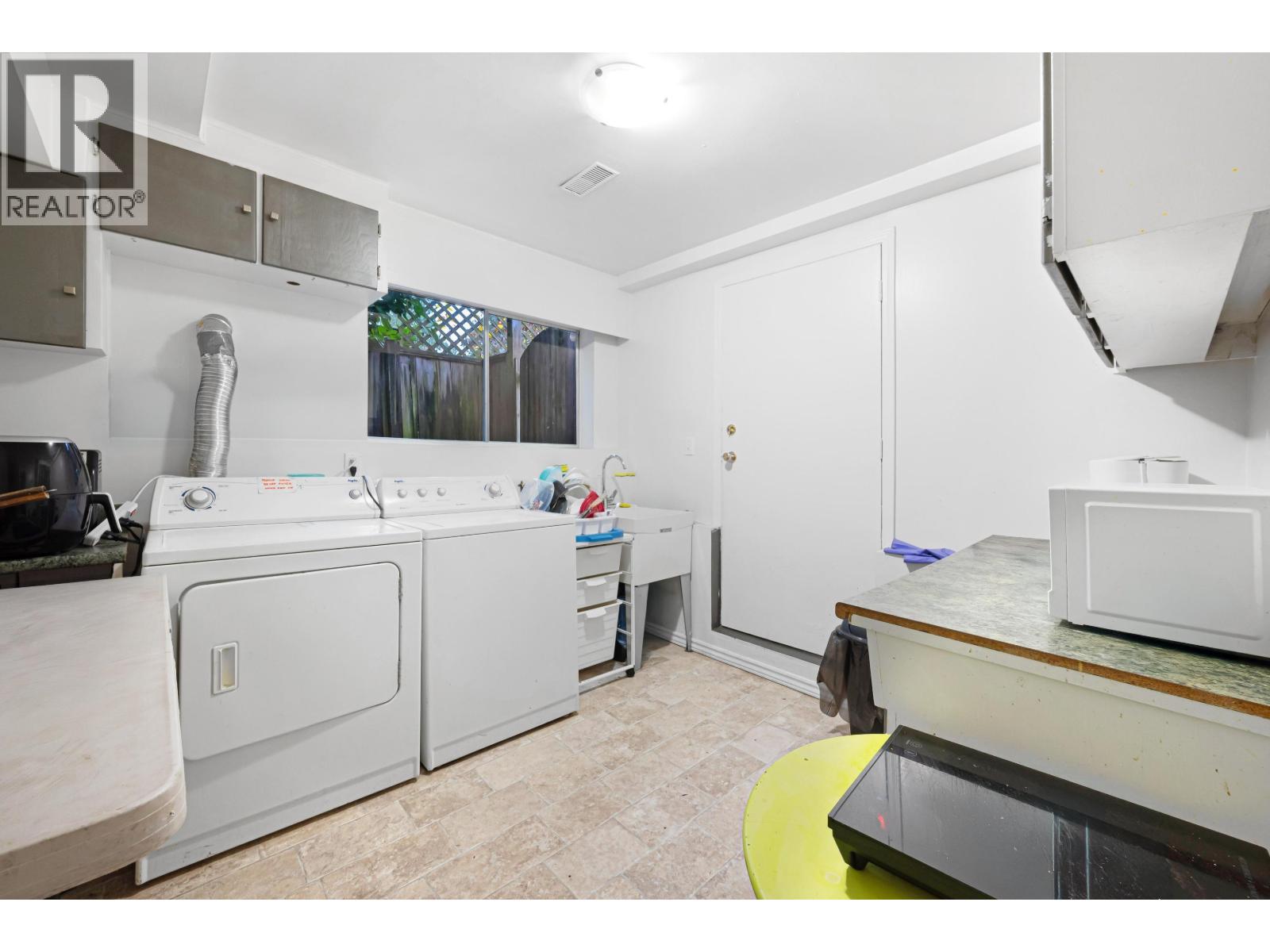 1733 HIE AVENUE, Coquitlam