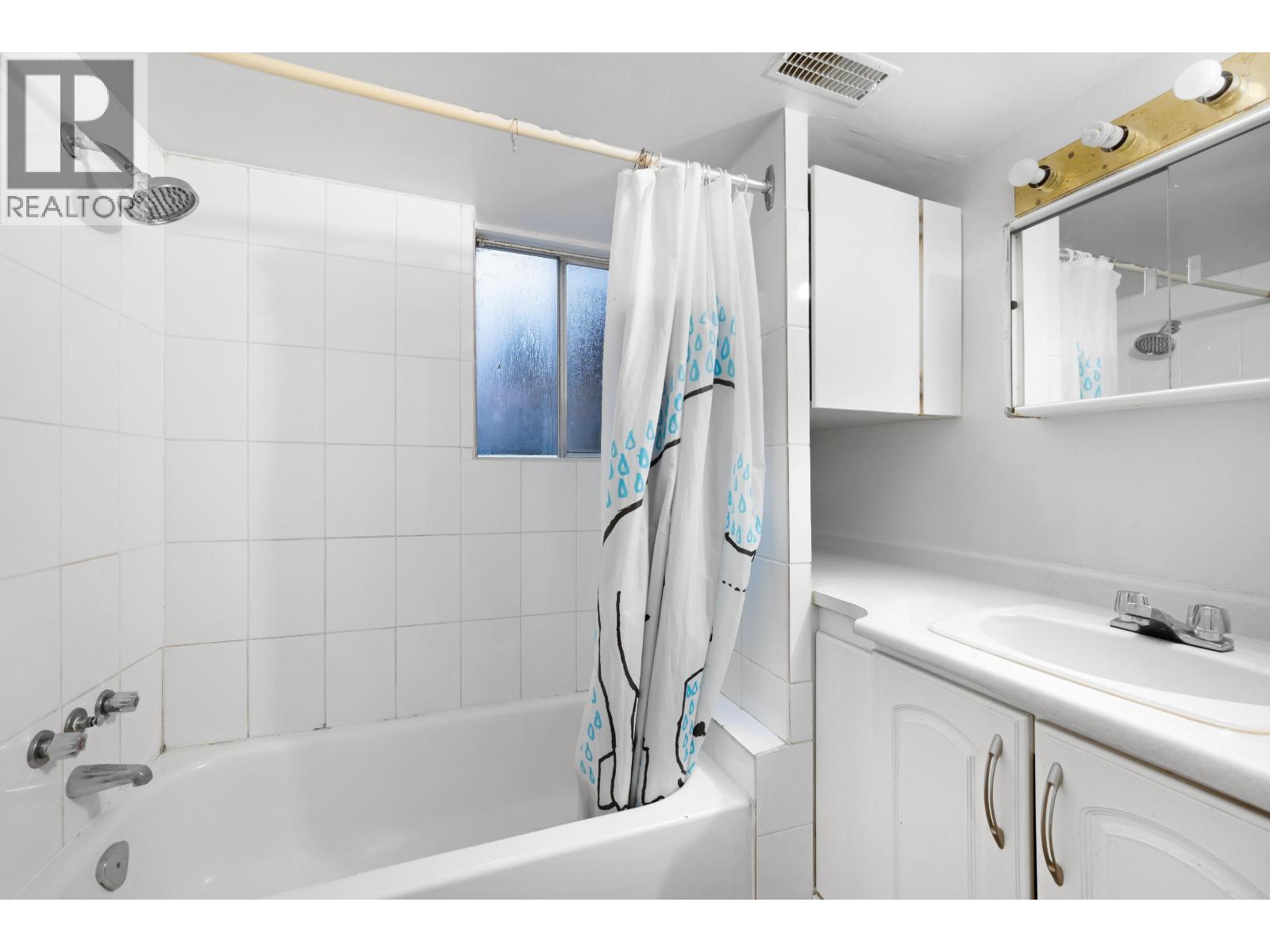 1733 HIE AVENUE, Coquitlam