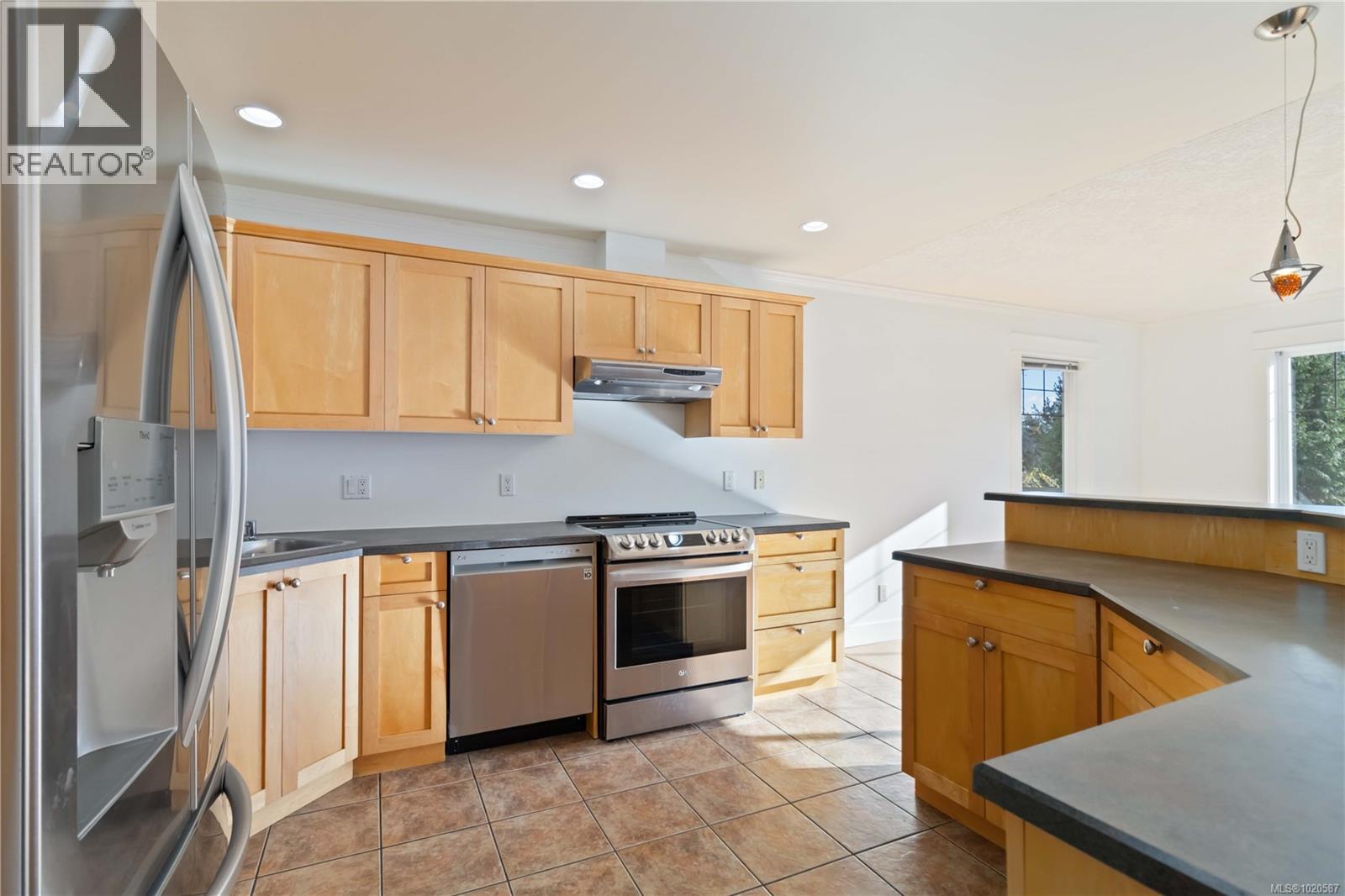 113 Atkins Rd, View Royal