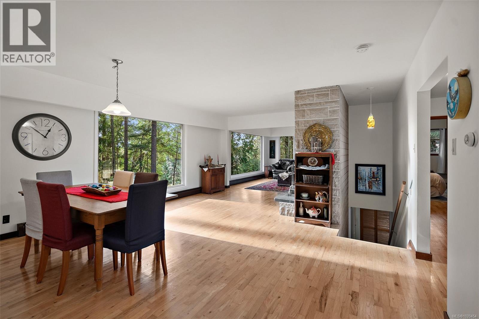 1186 Laurel Rd, North Saanich