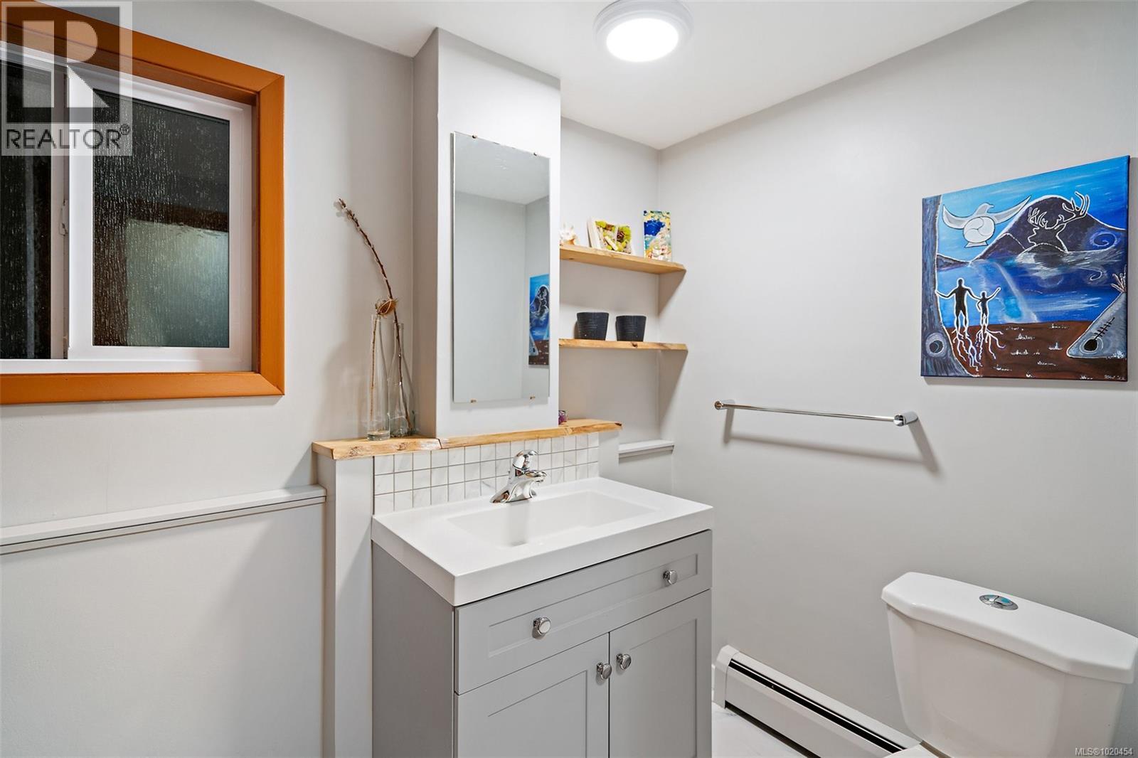 1186 Laurel Rd, North Saanich