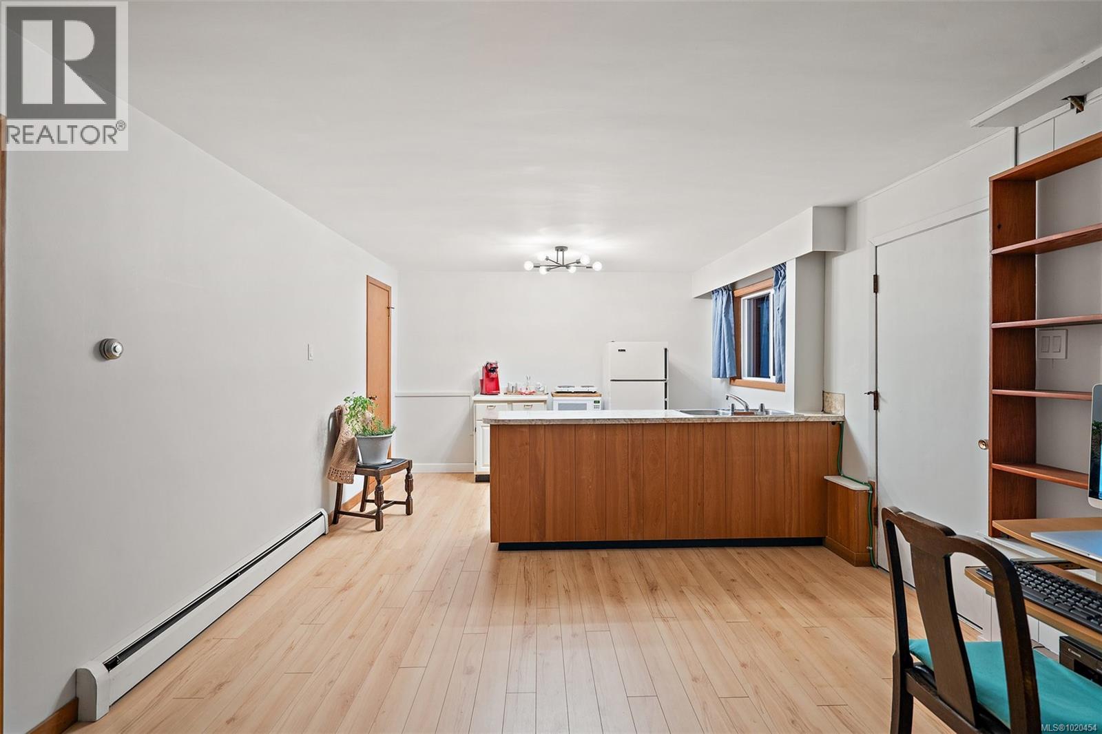 1186 Laurel Rd, North Saanich