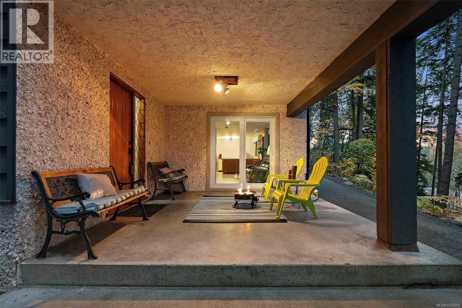 1186 Laurel Rd, North Saanich