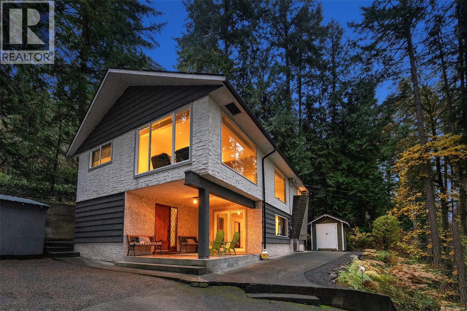 1186 Laurel Rd, North Saanich