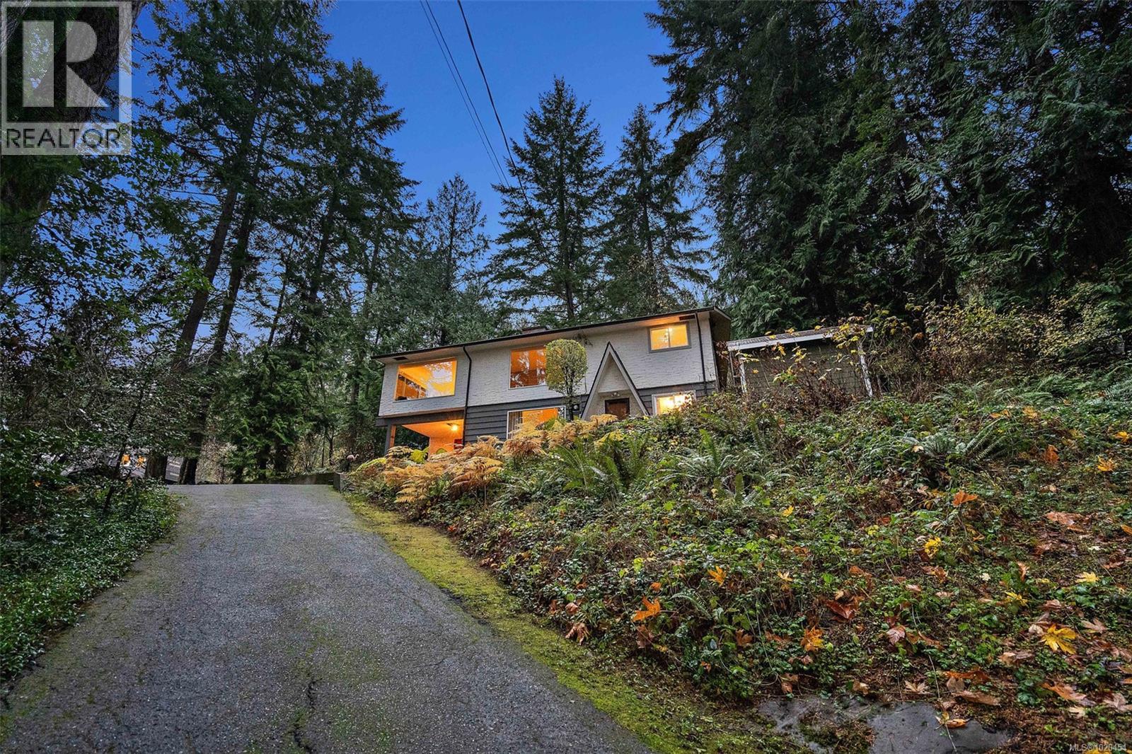 1186 Laurel Rd, North Saanich