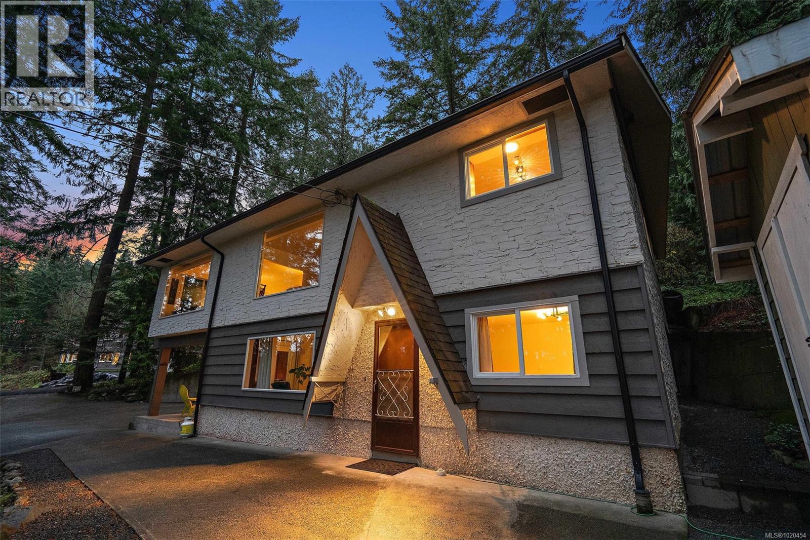 1186 Laurel Rd, North Saanich