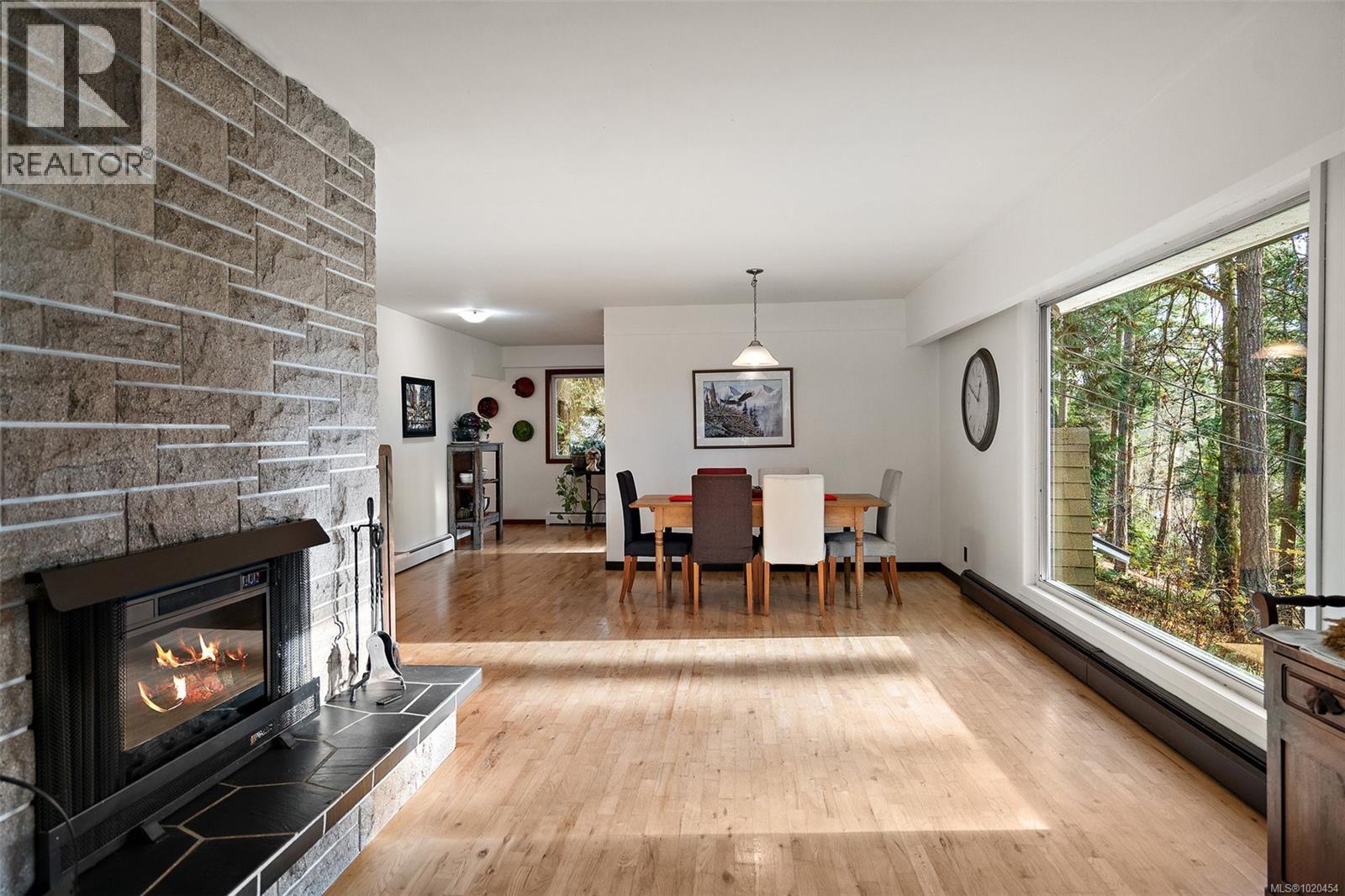 1186 Laurel Rd, North Saanich