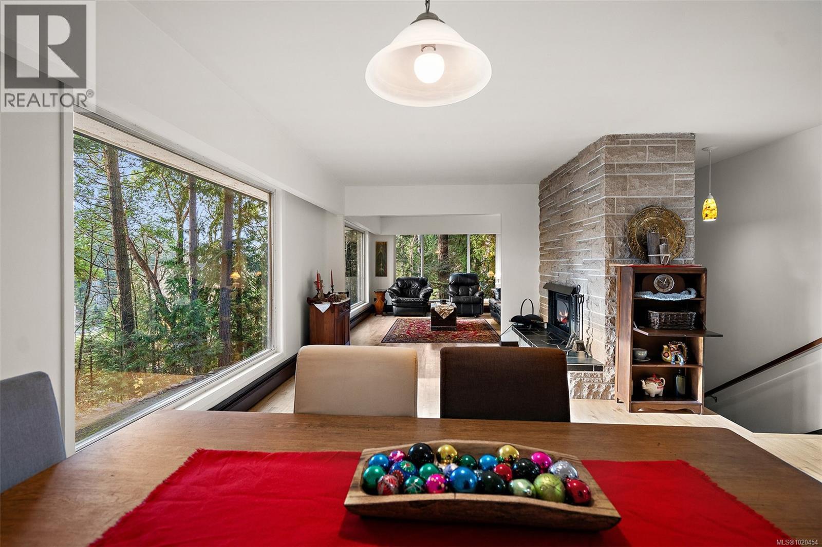 1186 Laurel Rd, North Saanich