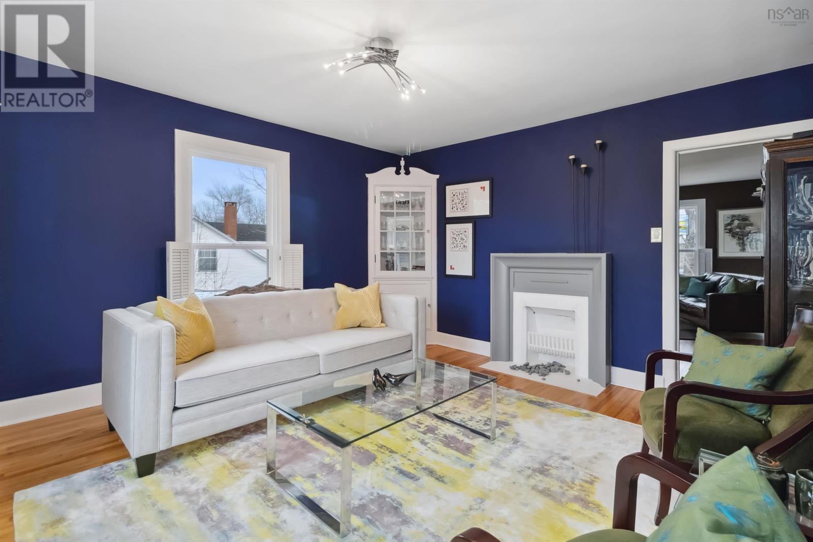 Property 33 of 49 of 31 Main Street