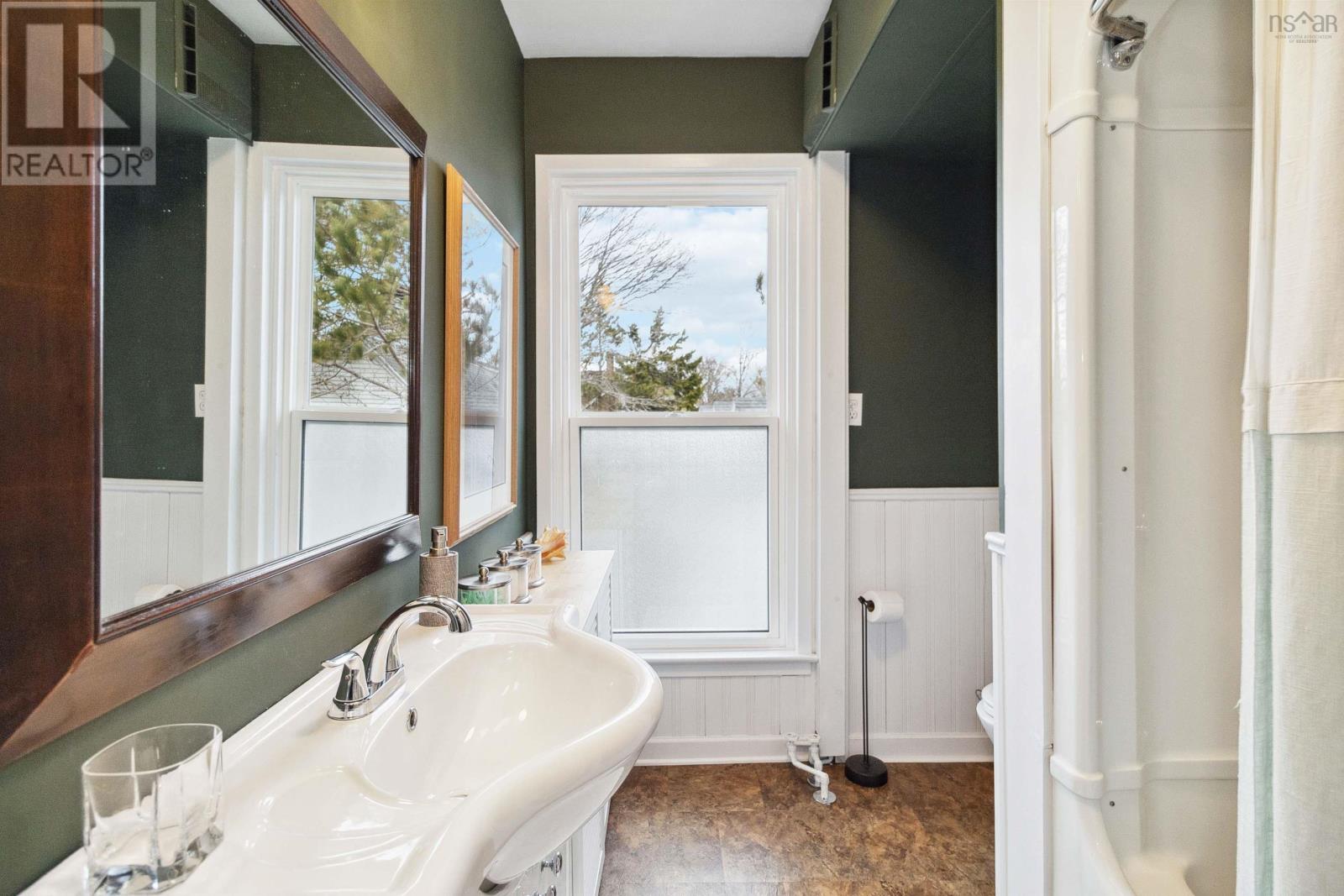 Property 40 of 49 of 31 Main Street