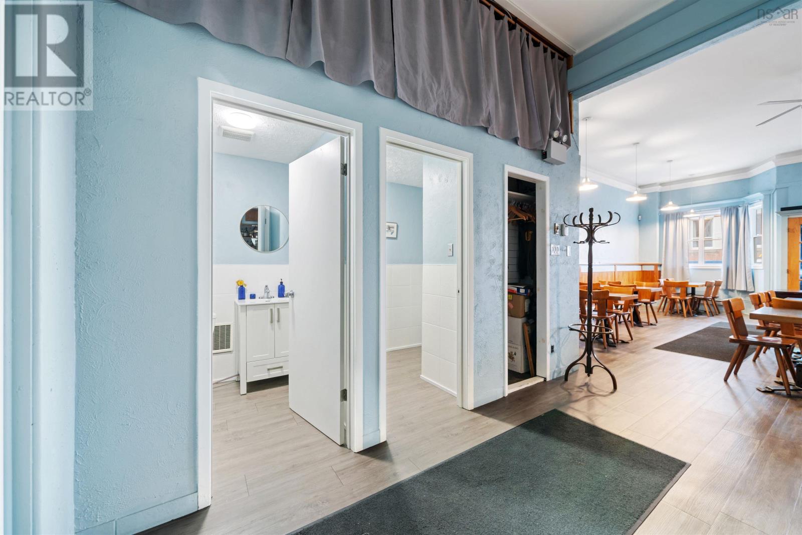 Property 29 of 49 of 216 Archimedes Street