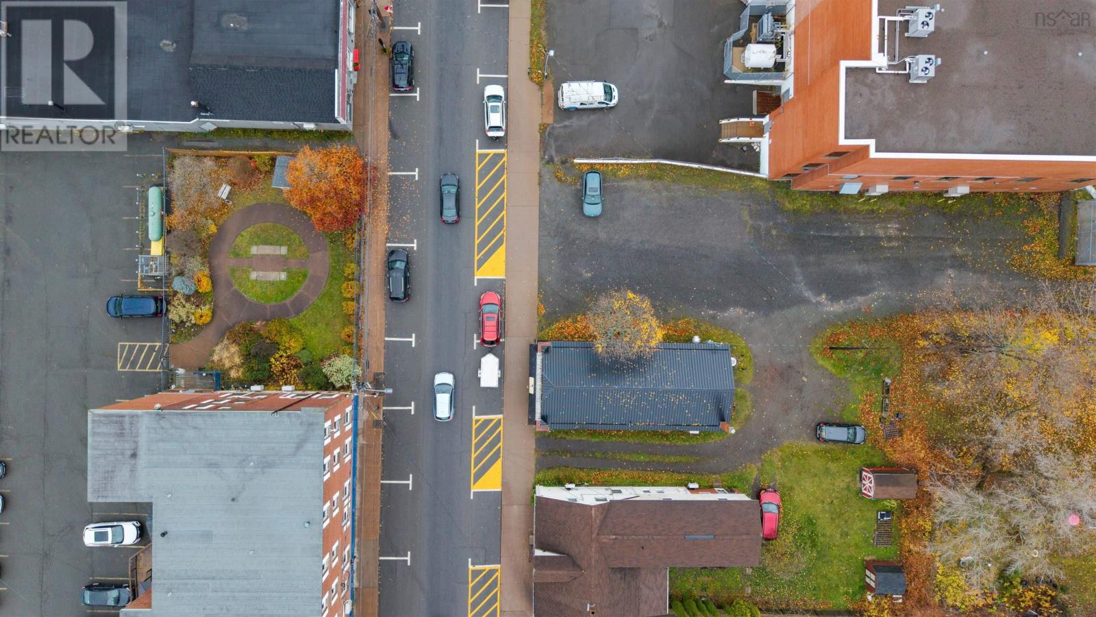 Property 33 of 49 of 216 Archimedes Street