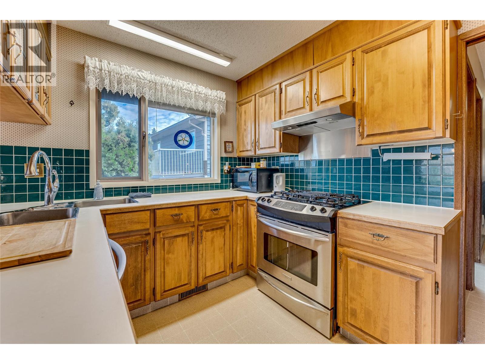 14114 Juniper Drive, Coldstream