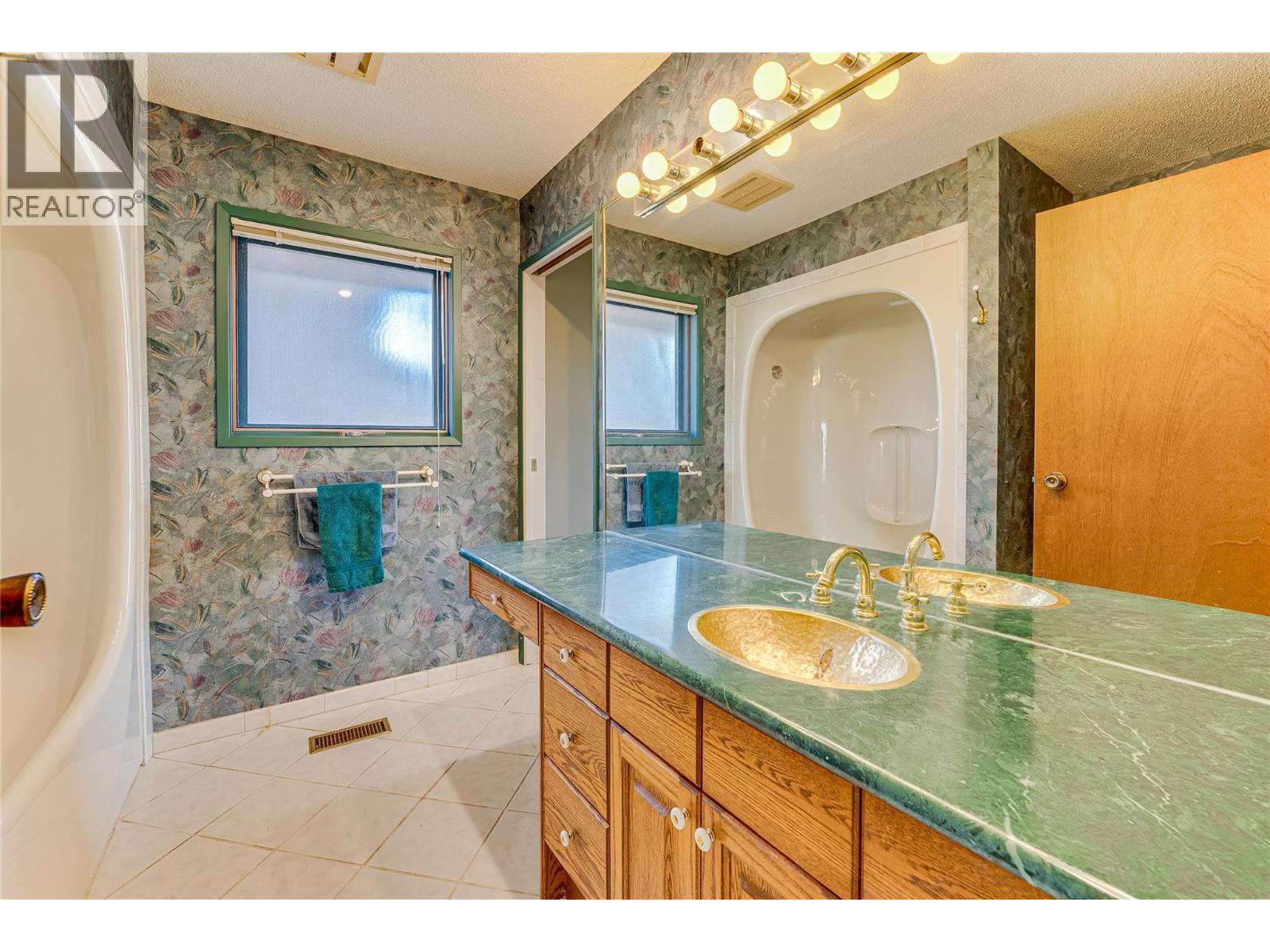 14114 Juniper Drive, Coldstream