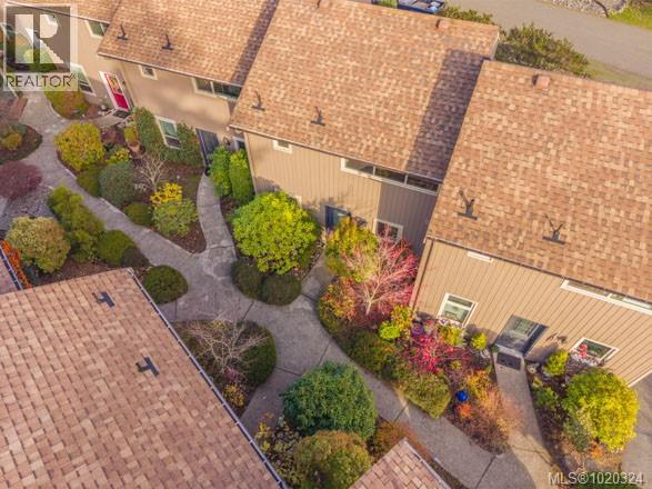 2 240 Higson Cres, Qualicum Beach