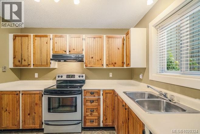 2 240 Higson Cres, Qualicum Beach