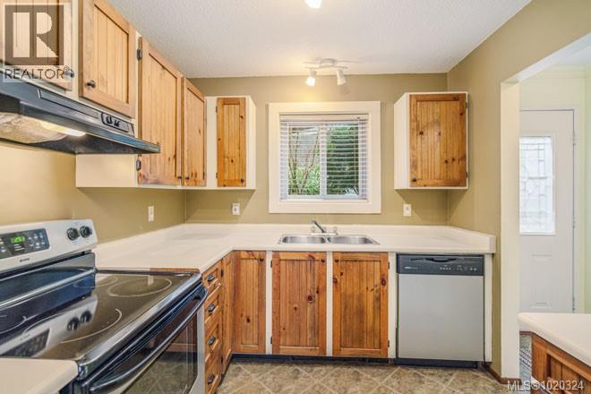 2 240 Higson Cres, Qualicum Beach