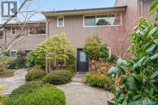 2 240 Higson Cres, Qualicum Beach