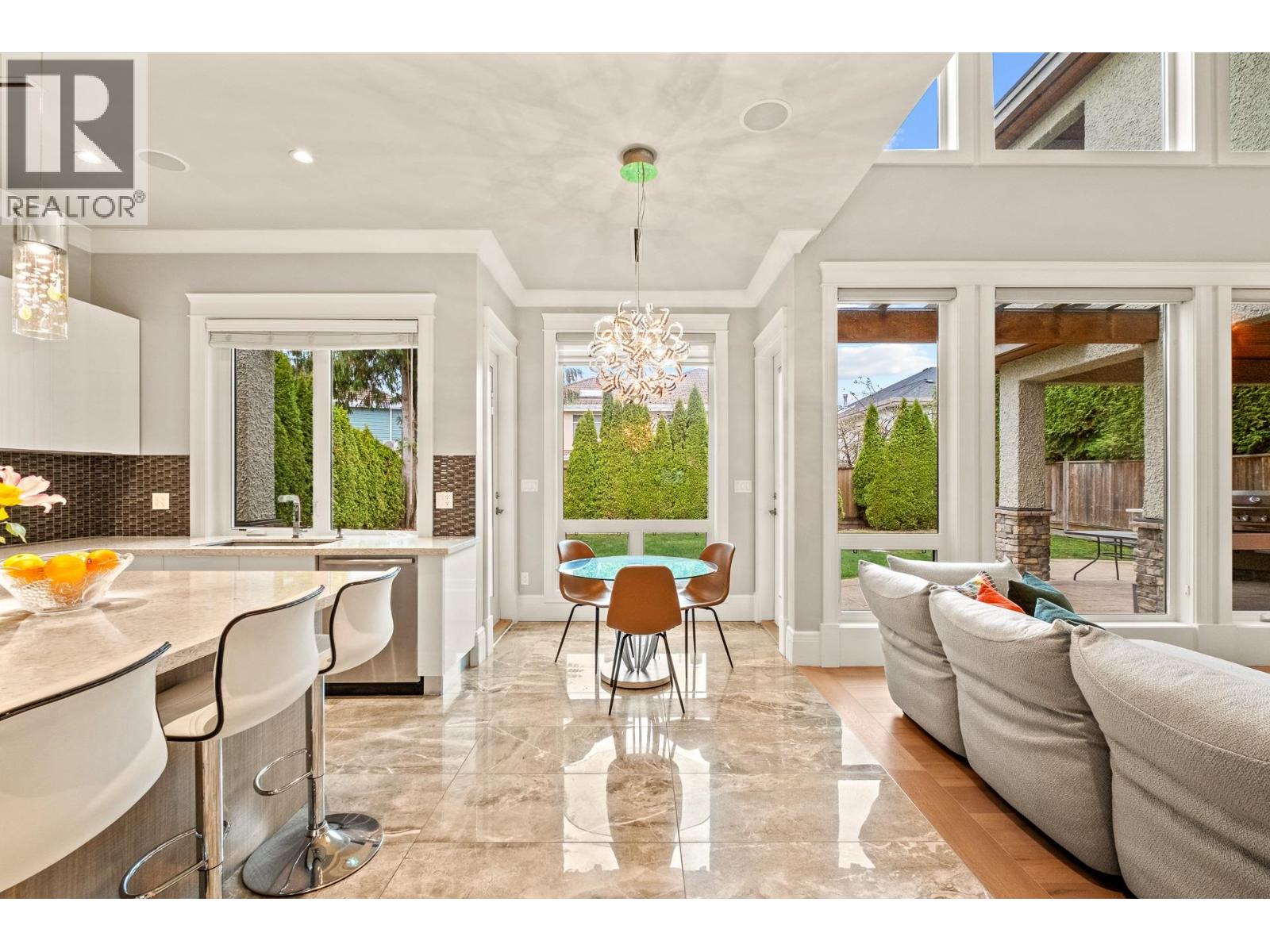 7673 DAMPIER Drive, Richmond