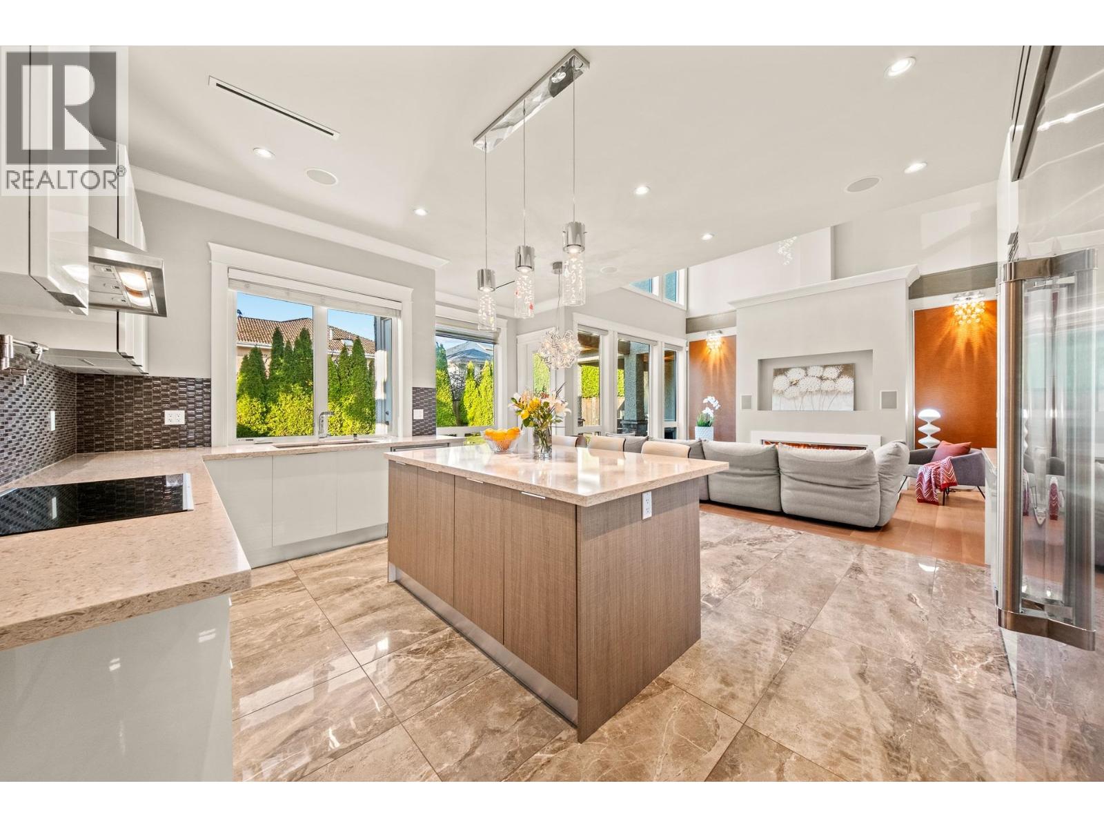 7673 DAMPIER Drive, Richmond