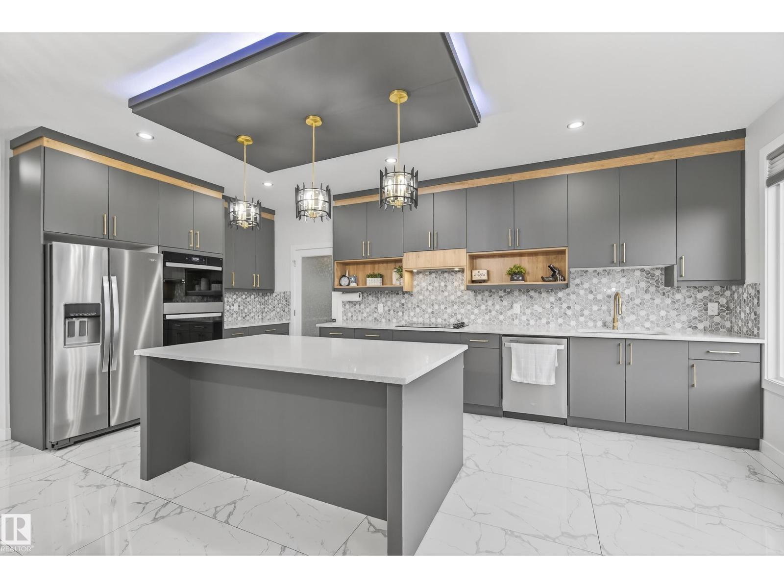 1104 152 AV NW, Edmonton