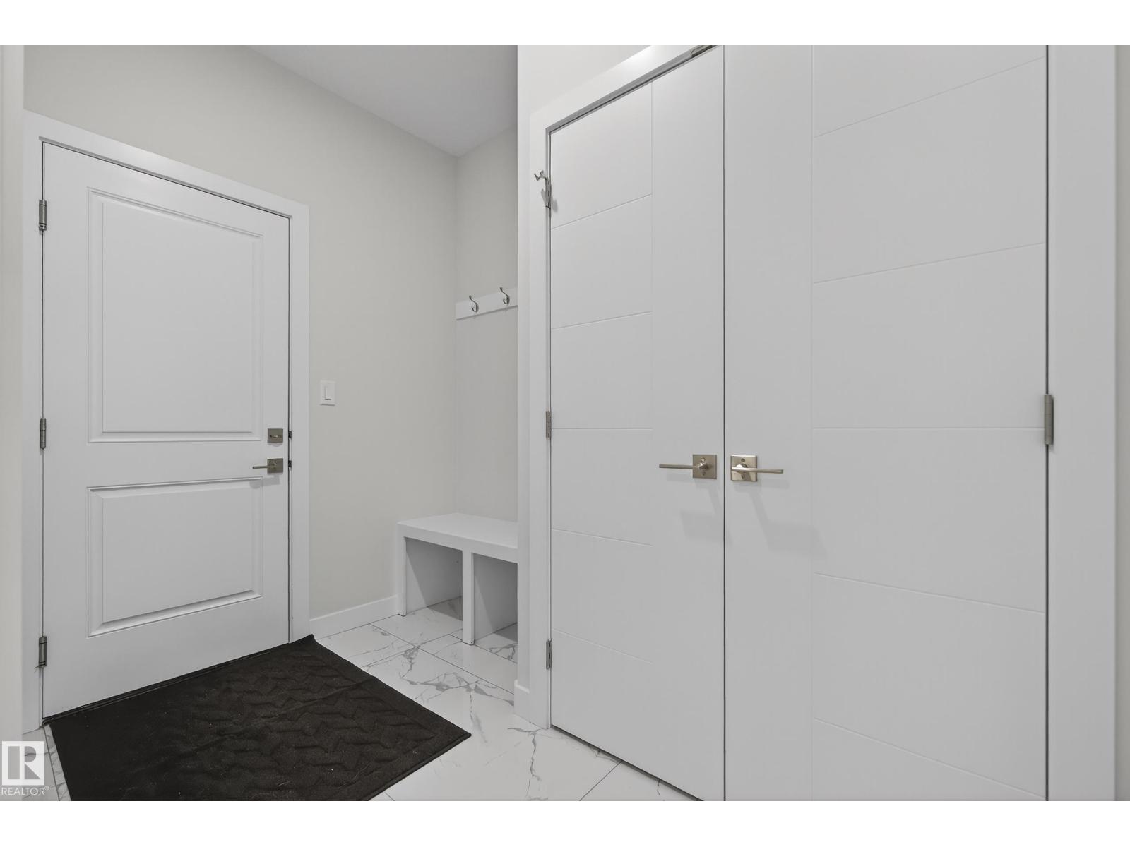 1104 152 AV NW, Edmonton