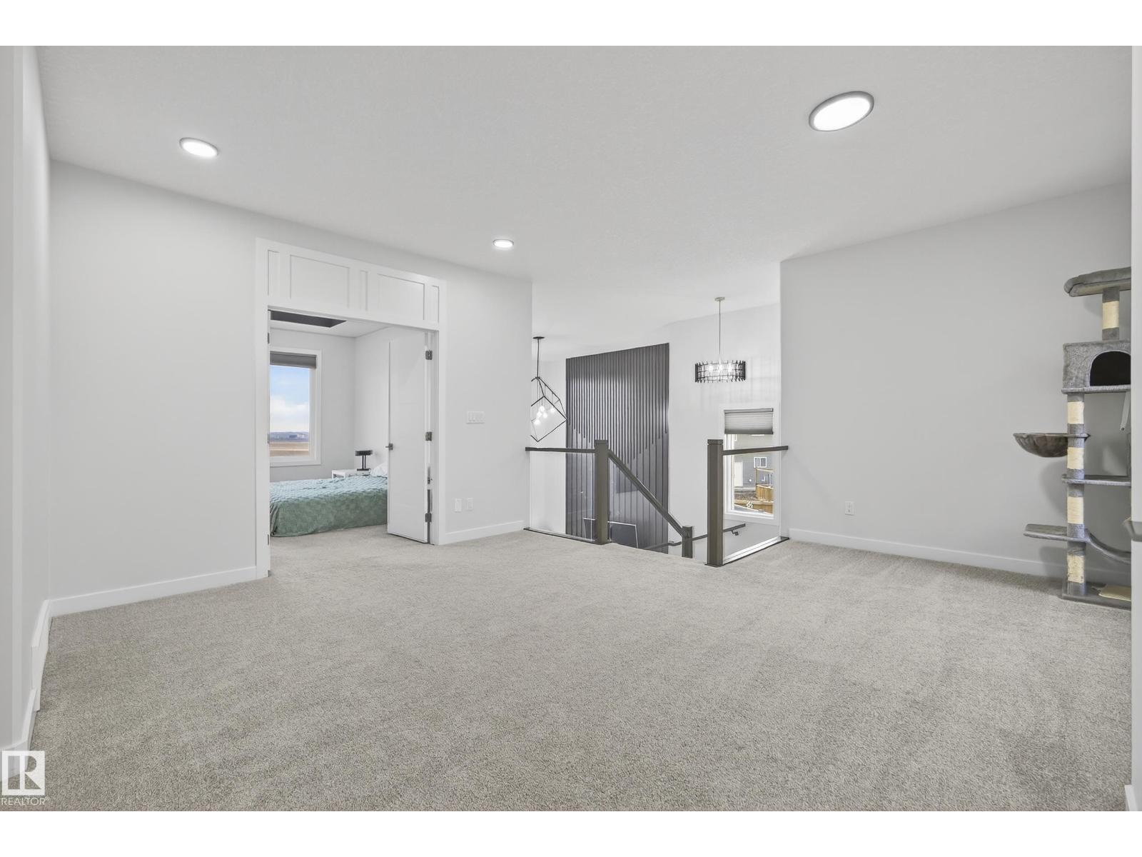 1104 152 AV NW, Edmonton