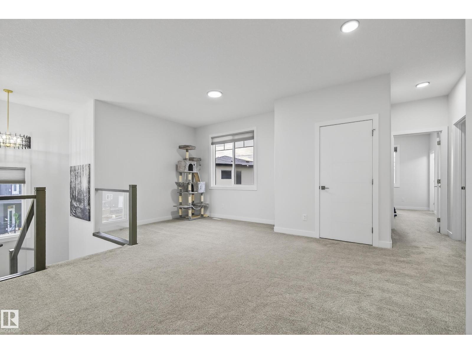 1104 152 AV NW, Edmonton