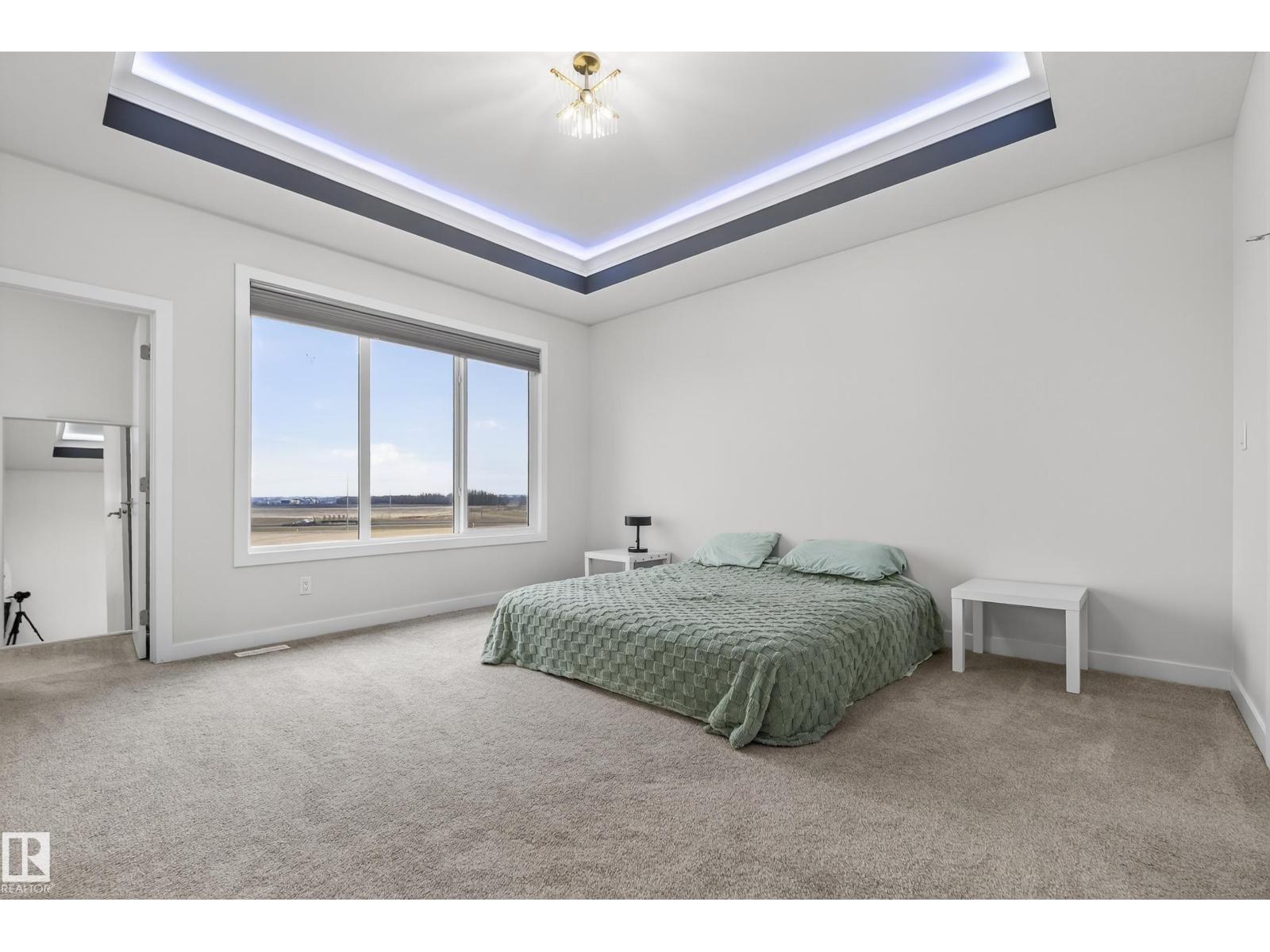 1104 152 AV NW, Edmonton