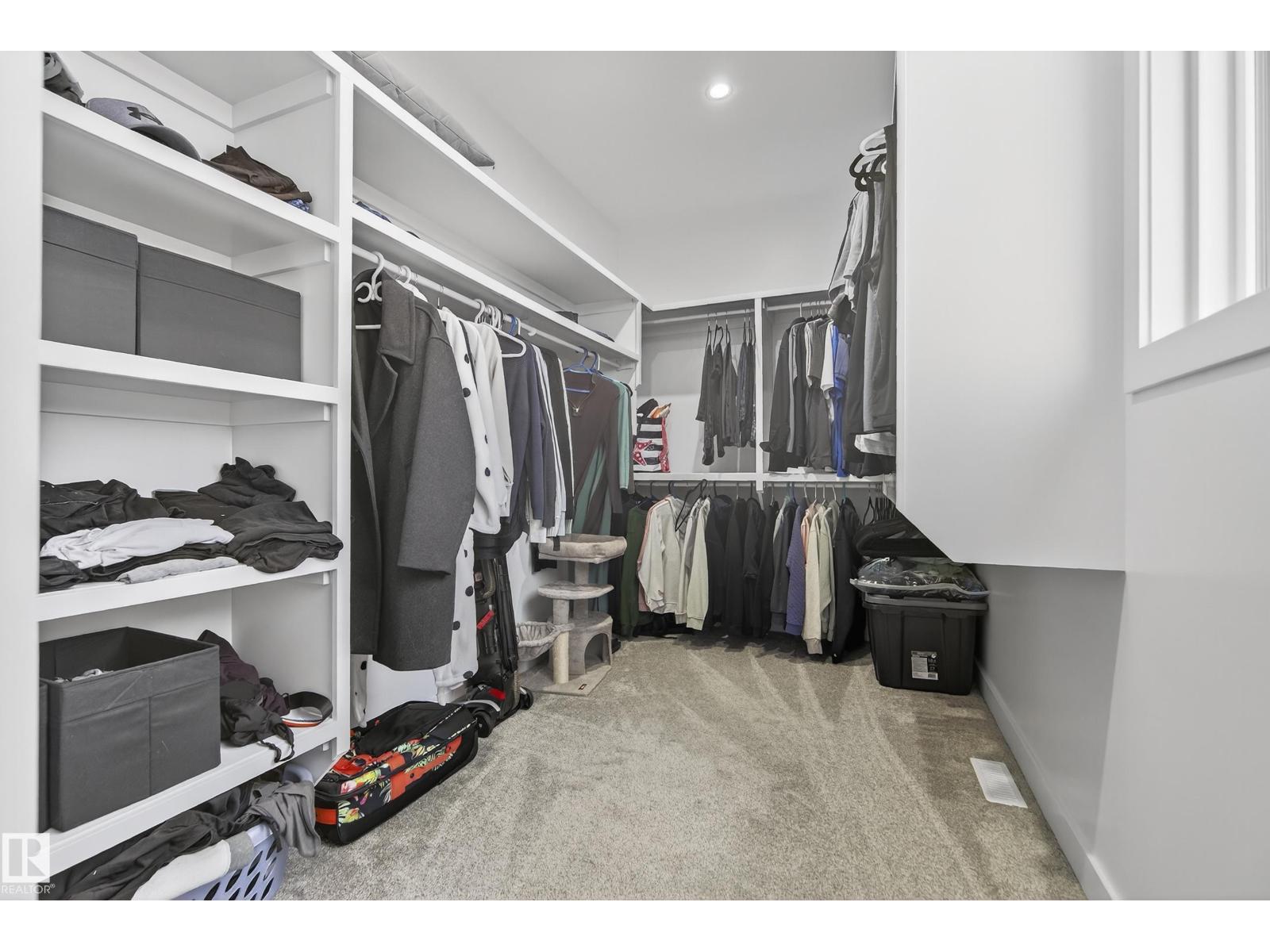 1104 152 AV NW, Edmonton