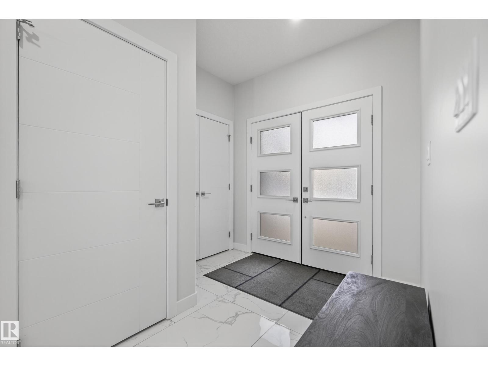 1104 152 AV NW, Edmonton