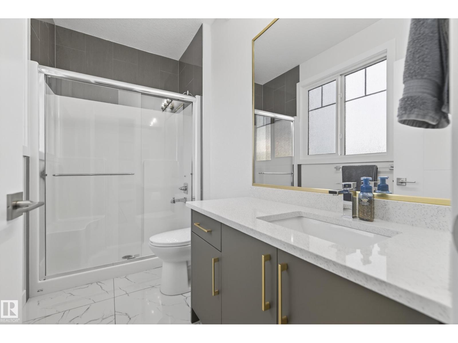 1104 152 AV NW, Edmonton