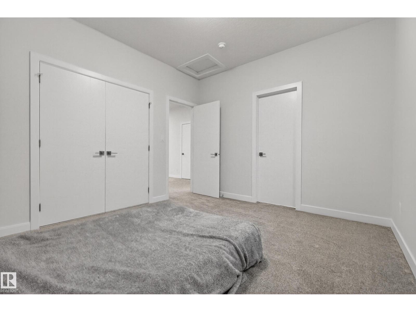 1104 152 AV NW, Edmonton