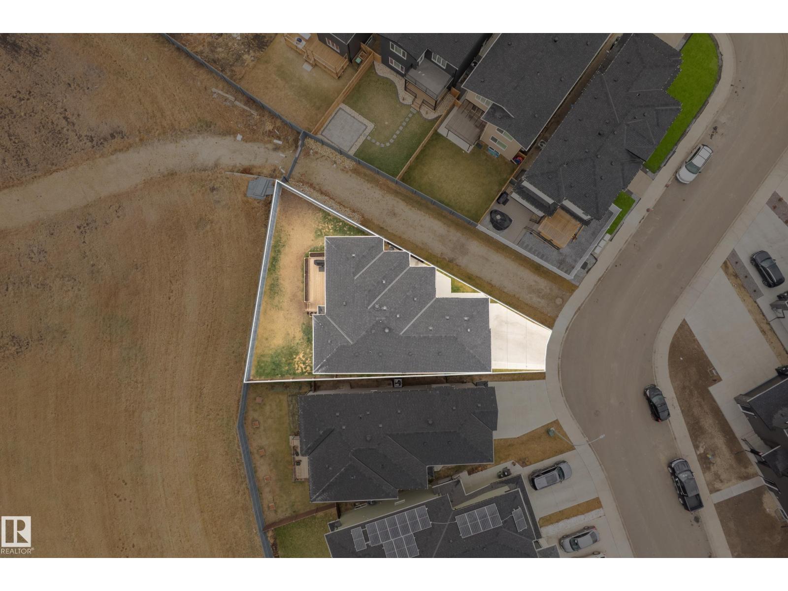 1104 152 AV NW, Edmonton