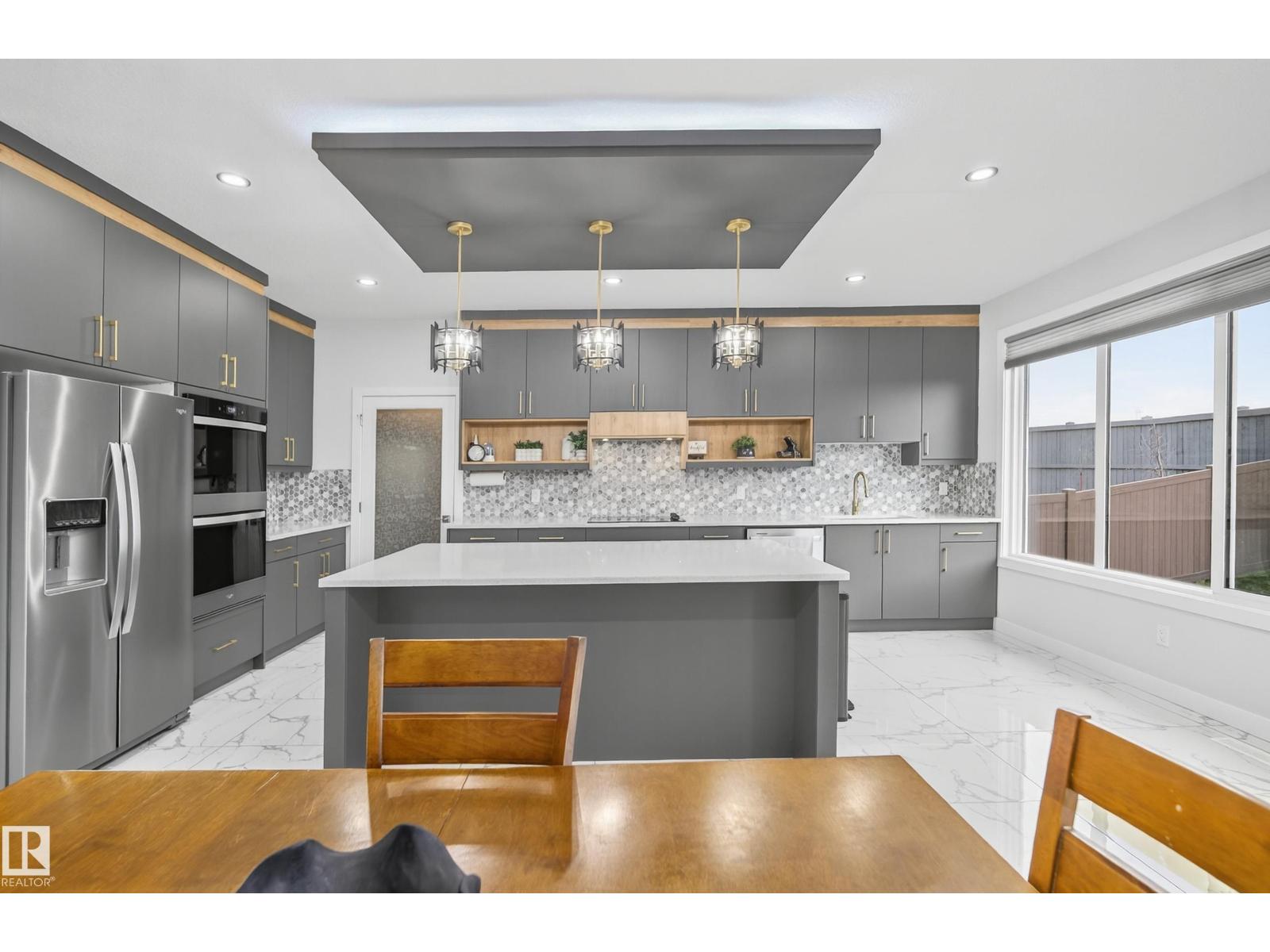 1104 152 AV NW, Edmonton