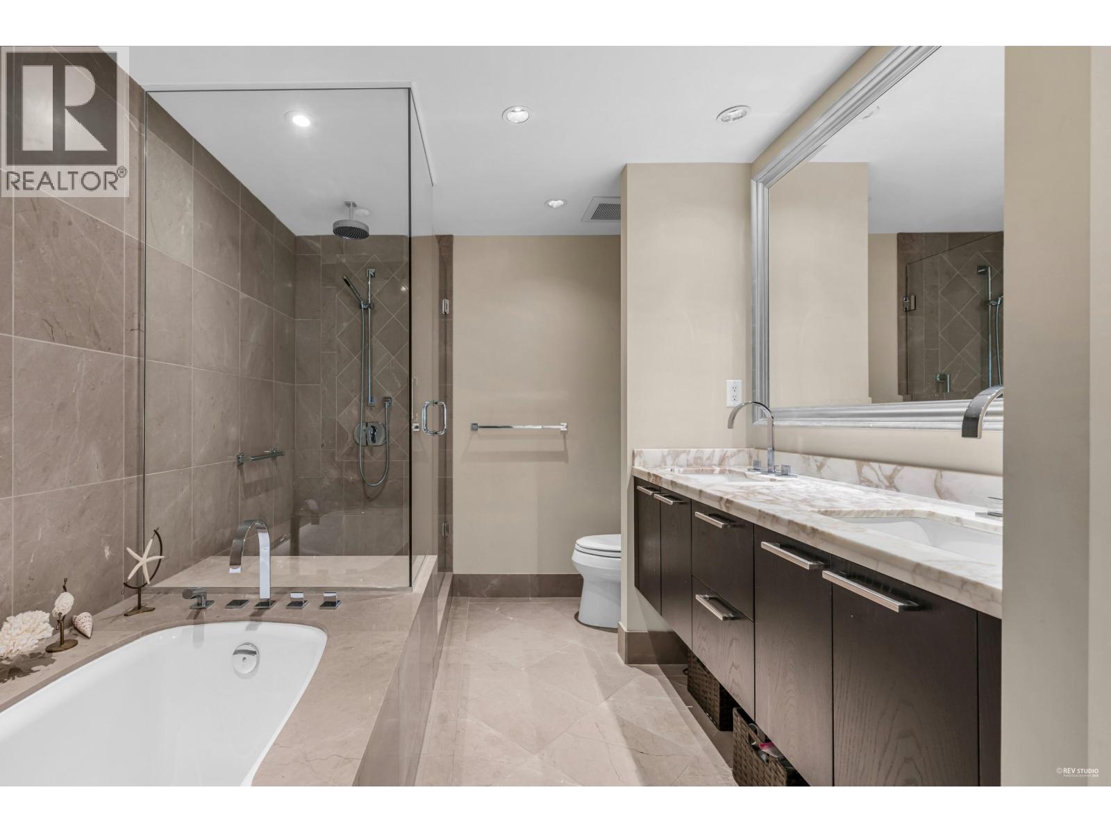 202 533 WATERS EDGE CRESCENT, West Vancouver