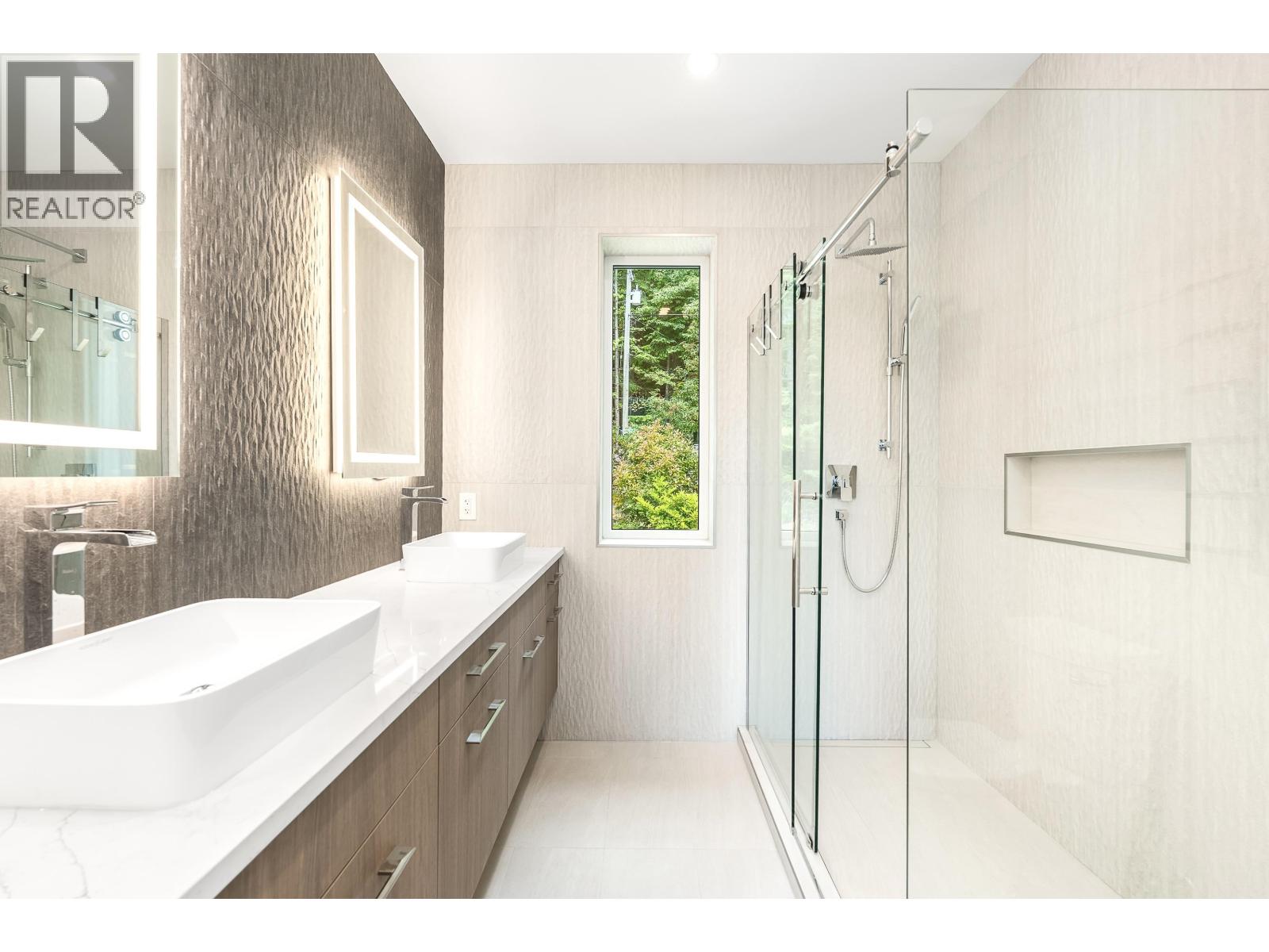 971 MARINE DRIVE, Gibsons