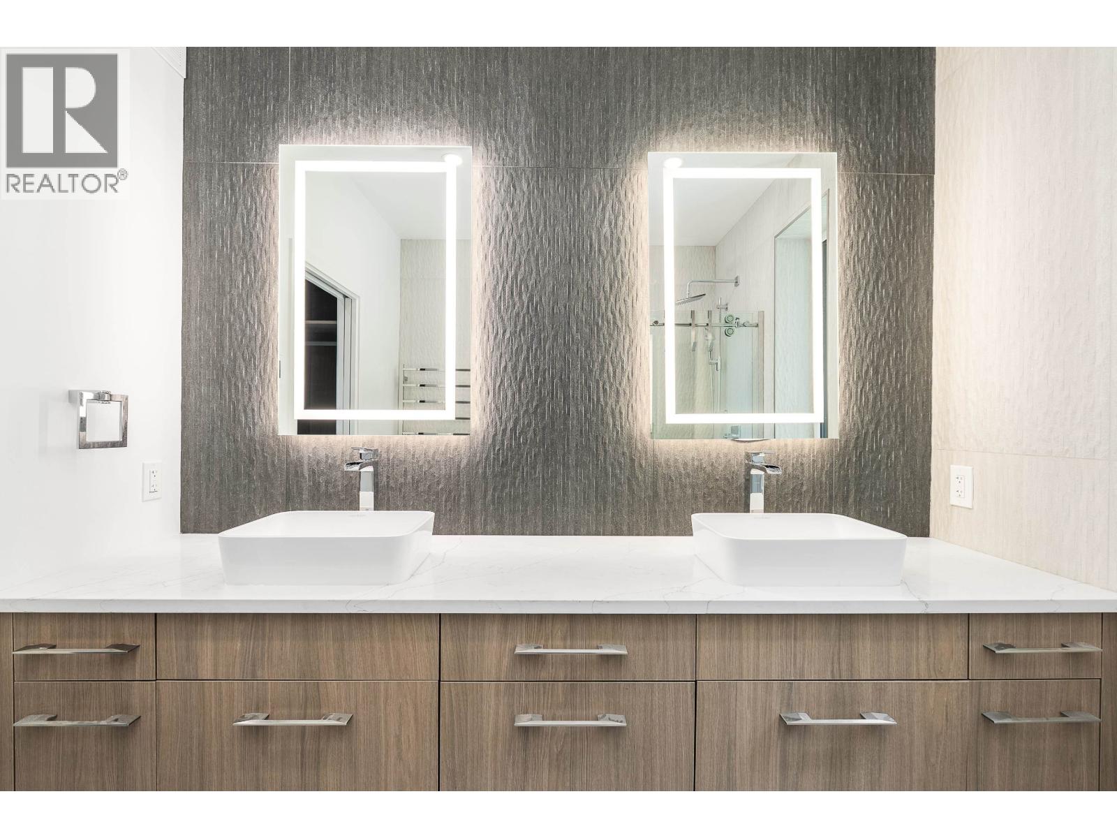 971 MARINE DRIVE, Gibsons