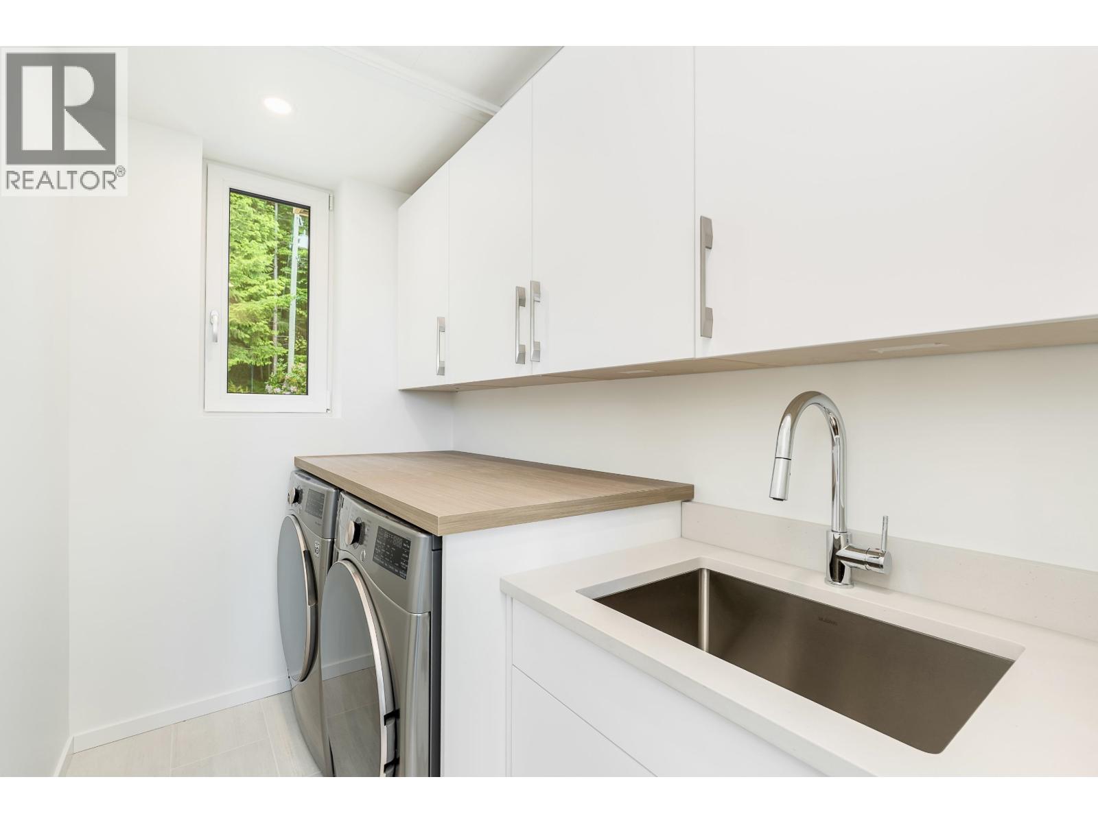 971 MARINE DRIVE, Gibsons