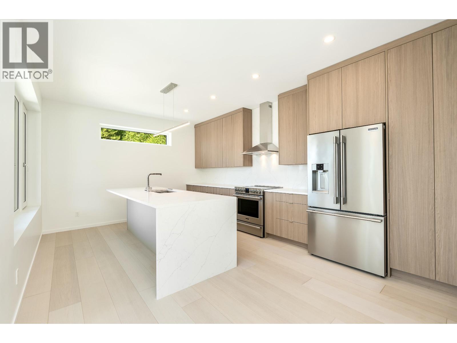 971 MARINE DRIVE, Gibsons