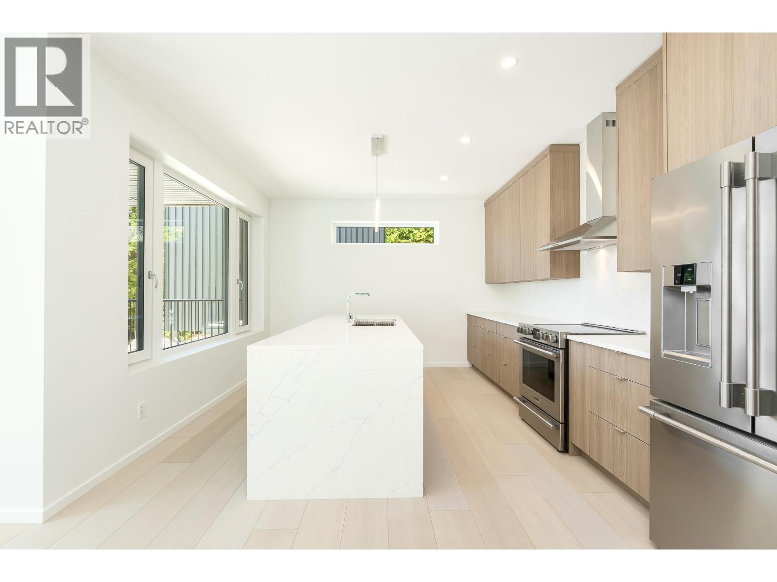 971 MARINE DRIVE, Gibsons