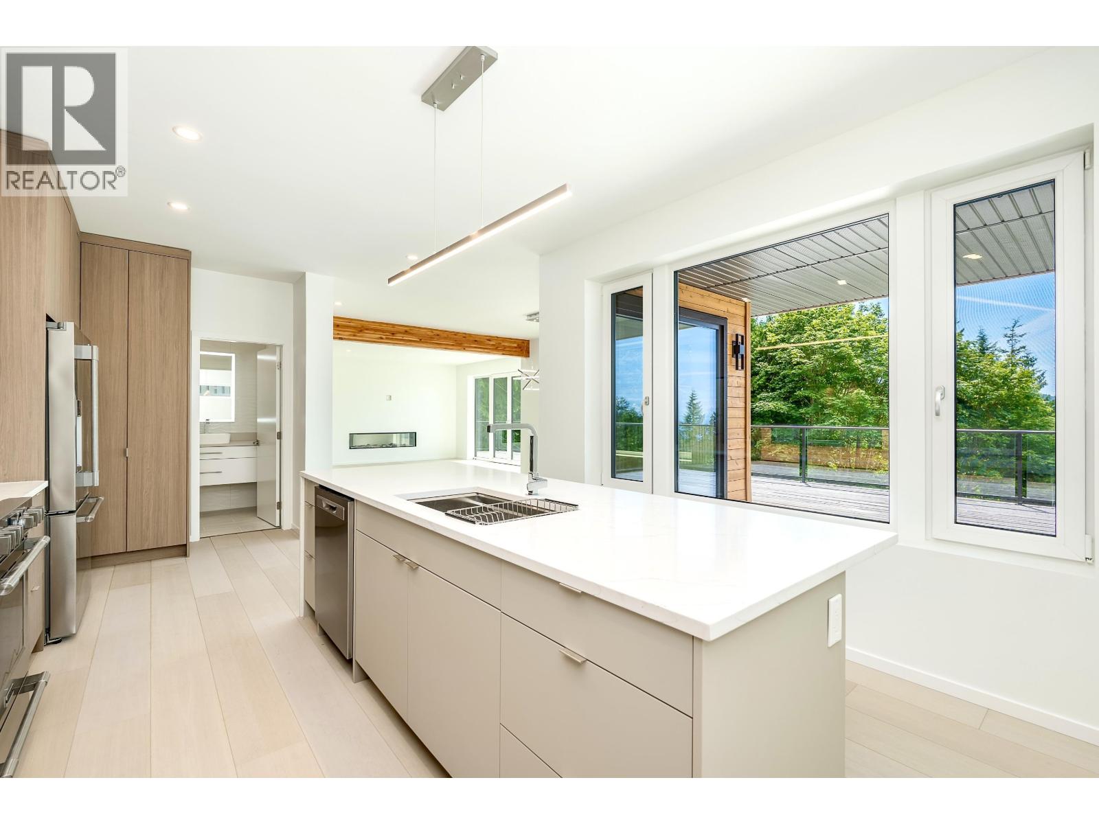 971 MARINE DRIVE, Gibsons