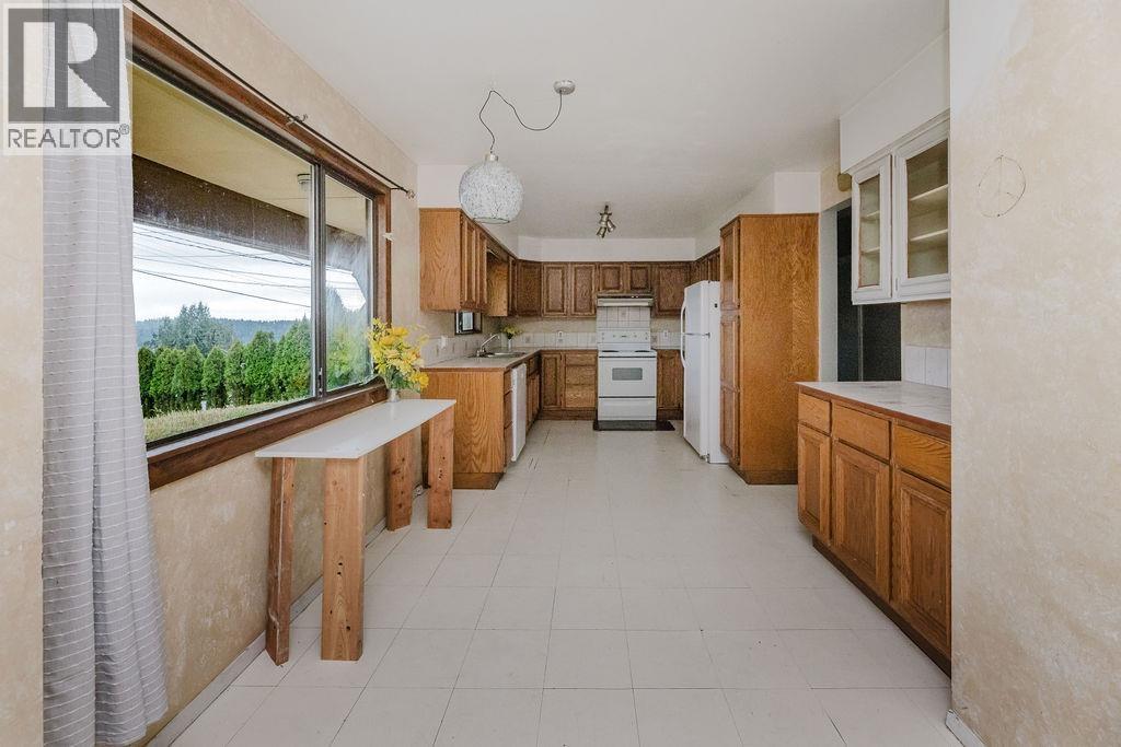 635 MARTIN ROAD, Gibsons