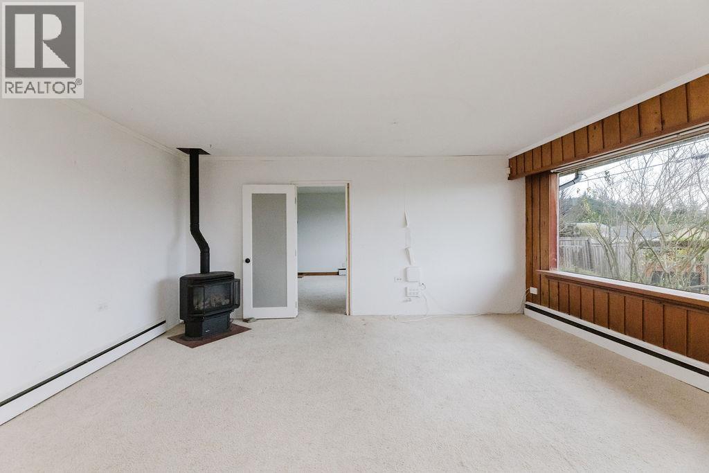 635 MARTIN ROAD, Gibsons