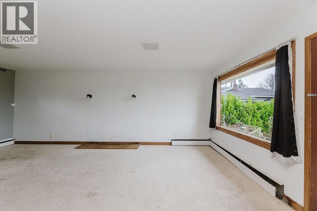 635 MARTIN ROAD, Gibsons