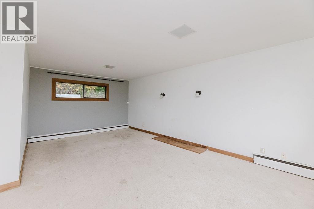 635 MARTIN ROAD, Gibsons