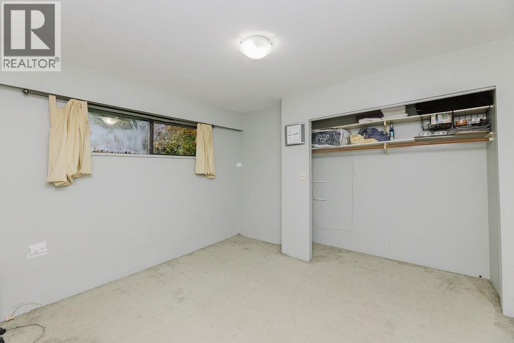 635 MARTIN ROAD, Gibsons